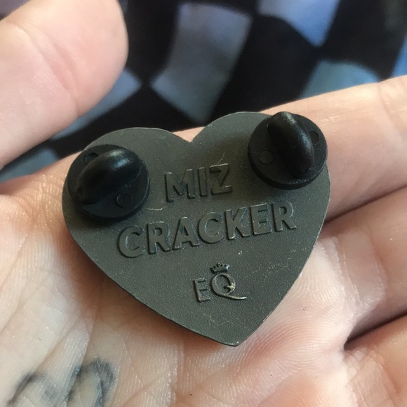 ✨🆕BNWOT!Mixed RPDR Queens Enamel Pins! From Tour!Super cute,RARE, &unique! ✨ - Picture 13 of 13